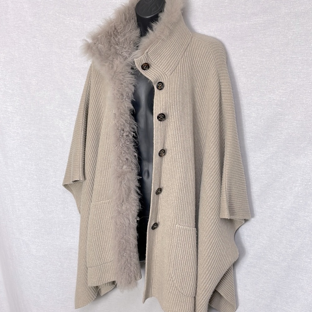 Brunello Cucinelli Taupe Ribbed Wool Fur-Trim Button Poncho